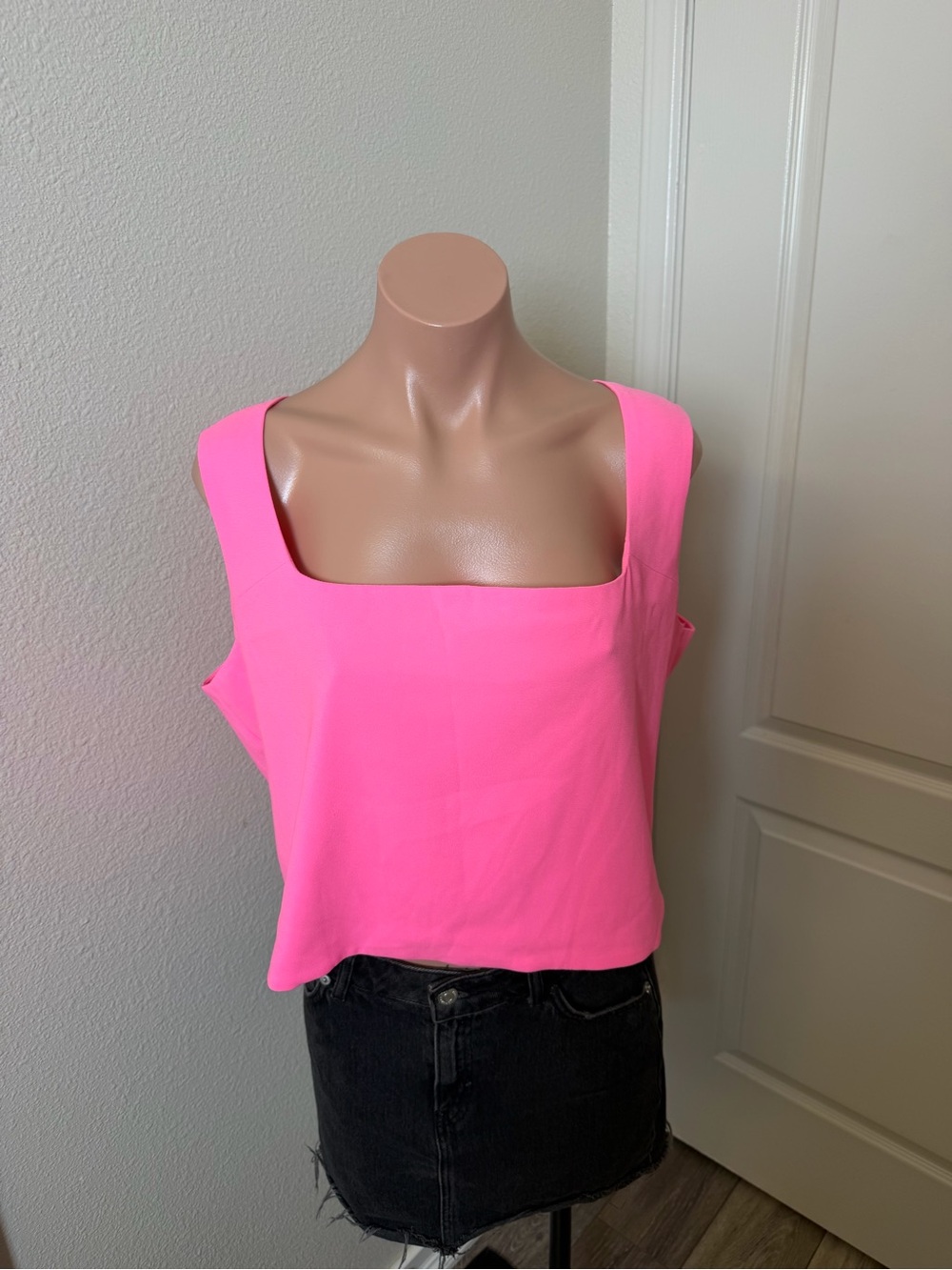 NWT Express Neon Pink Square Neck Tank Sz XL